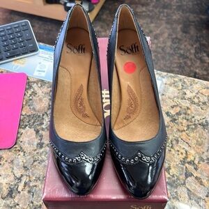 Söfft Seryn Black Leather Pumps Size 8.5 NIB Patent Cap Toe Heels